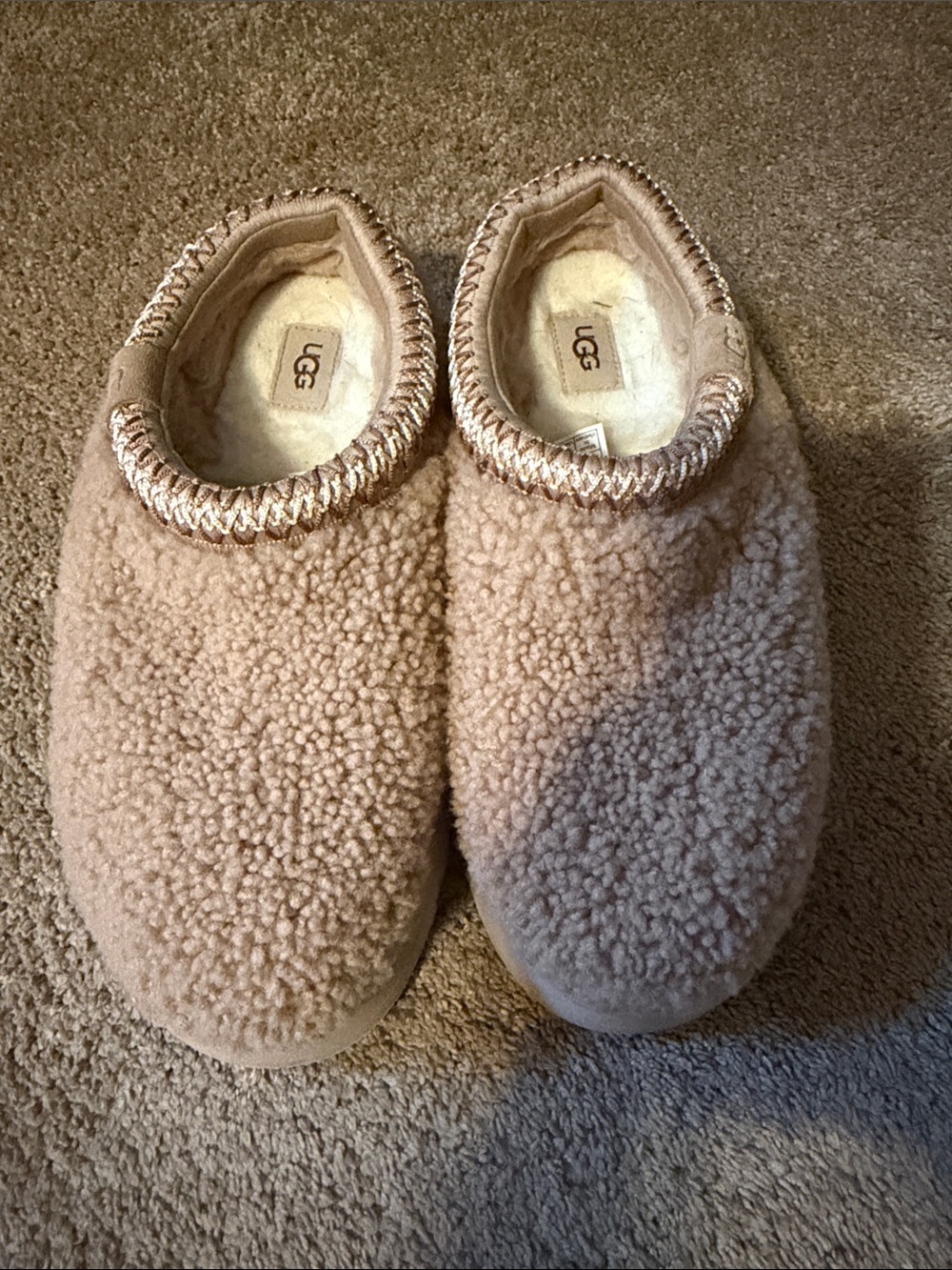 UGG Women's Cozy Shearling Clog Slippers in Chestnut Beige
